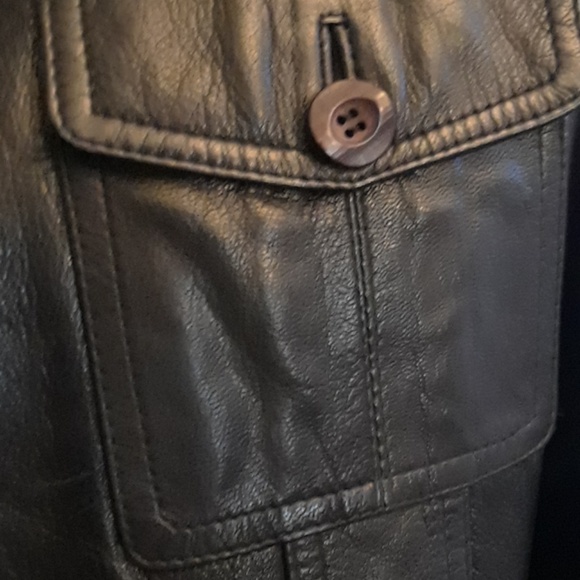 Leather jacket - Picture 3 of 8